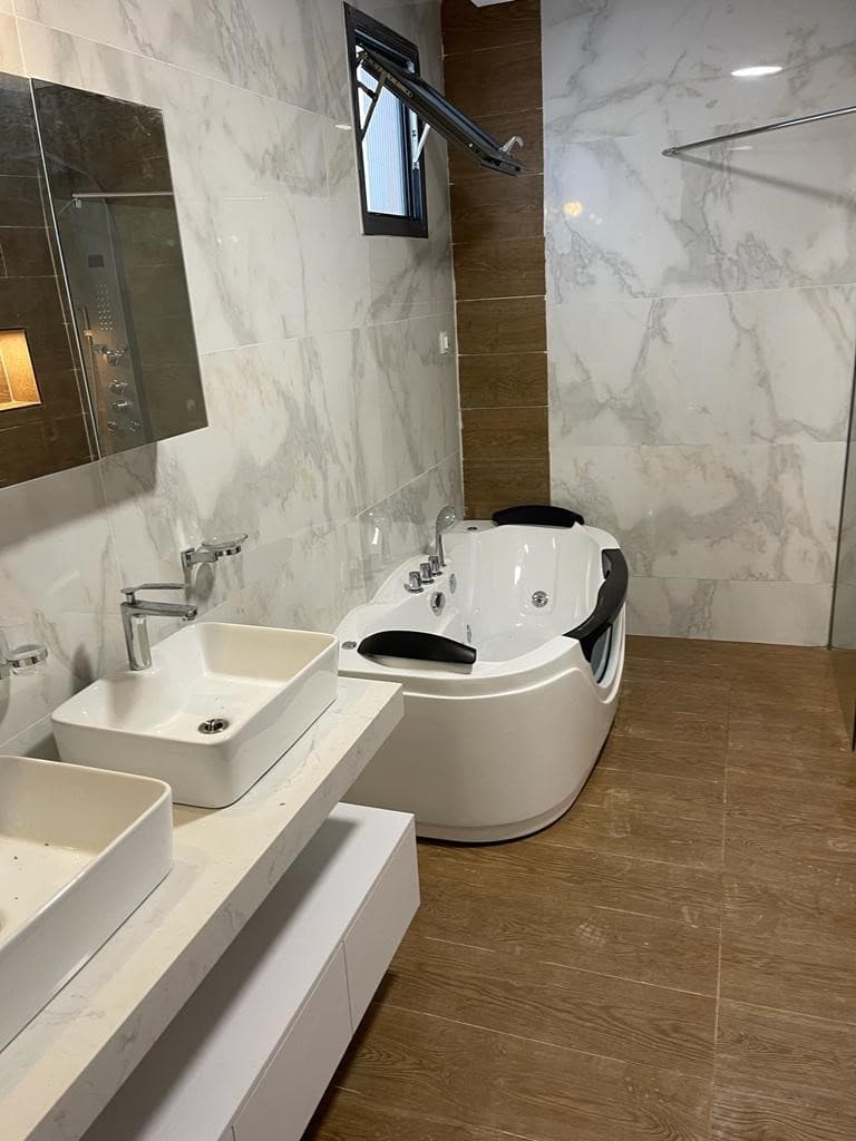 F5 de 235m² au Virage à Dakar